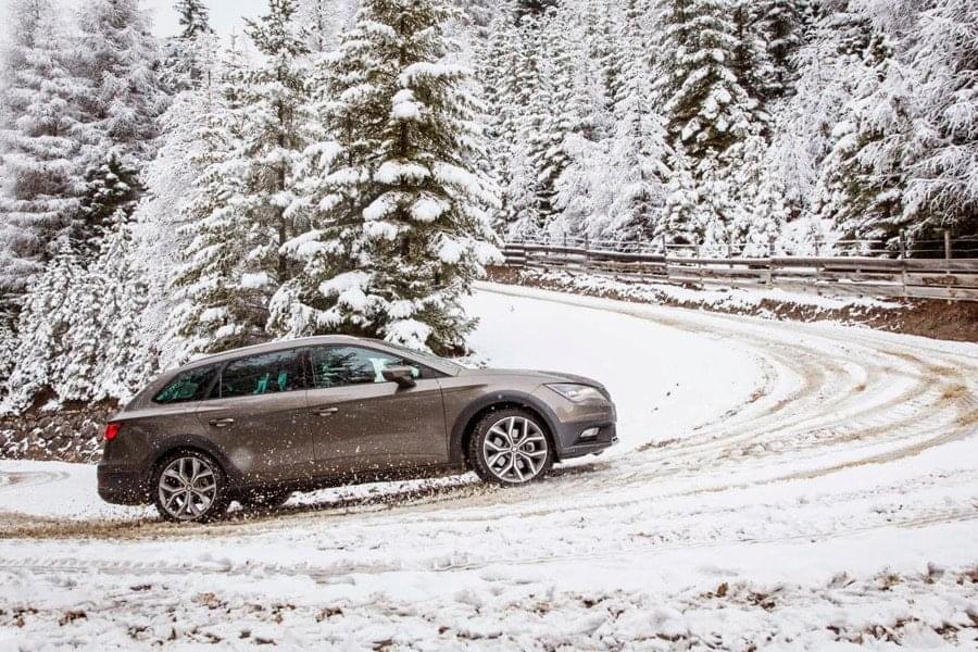 ¿Cómo preparar el coche frente a la nieve esta Semana Santa?