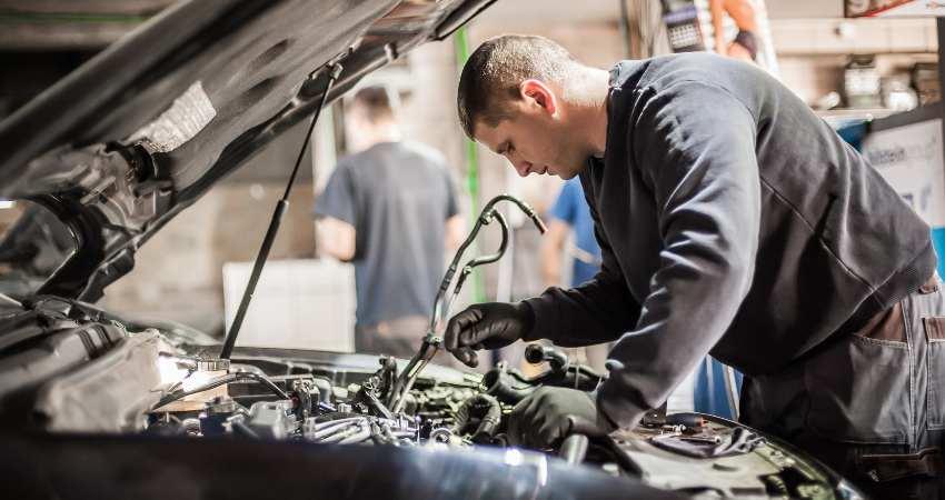 Mantenimiento del coche en invierno: claves para evitar averías