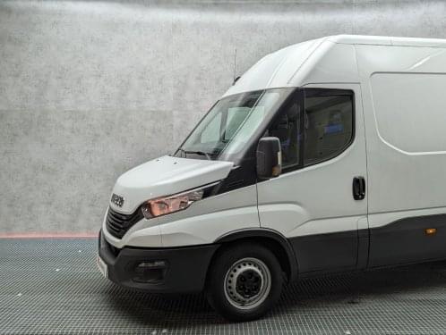 IVECO DAILY 35S16 L3H2 156CV 2022 de segunda mano
