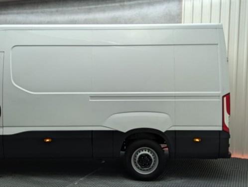 IVECO DAILY 35S16 L3H2 156CV 2022 de segunda mano