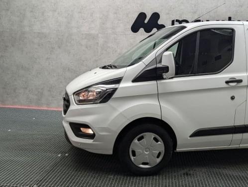 FORD TRANSIT CUSTOM 2.0 ECOBLUE 130 CV L2H1 AUTOMATICO 2020 de segunda mano