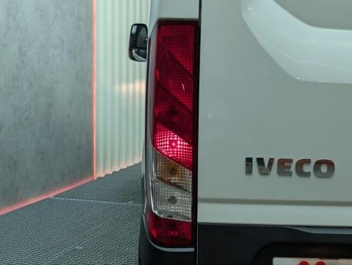 IVECO DAILY 35S16 L3H2 160CV 2022 de segunda mano