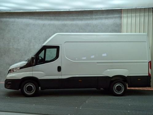 IVECO DAILY 35S16 L3H2 160CV 2022 de segunda mano