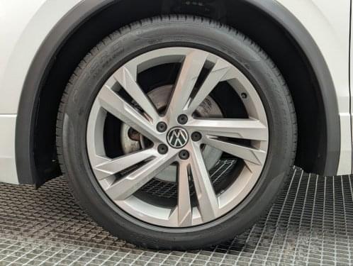 VOLKSWAGEN TIGUAN  R-LINE 2.0 TDI 150CV DSG 2022 de segunda mano