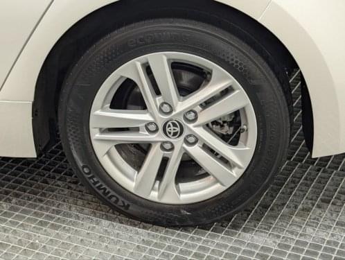 TOYOTA COROLLA 125H BUSINESS PLUS E-CVT 2021 de segunda mano