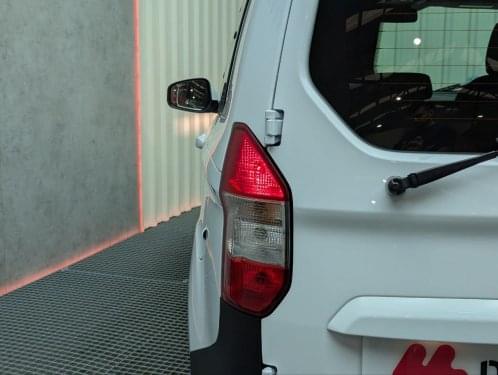 Comprar FORD TRANSIT COURIER COMBI TREND 1.5 TDCI 100CV 2021 de segunda mano FORD TRANSIT COURIER COMBI TREND 1.5 TDCI 100CV 2021 de segunda mano