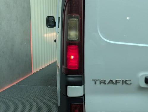 RENAULT TRAFIC FURGON L1H1 1.6 DCI 95CV 2018 de segunda mano