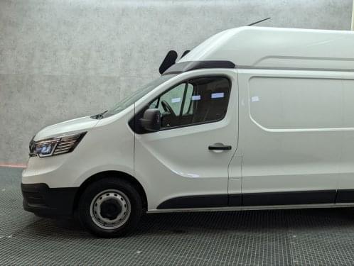 Comprar RENAULT TRAFIC FURGON 2.0 BLUE DCI 150CV L2H2 2022 de segunda mano RENAULT TRAFIC FURGON 2.0 BLUE DCI 150CV L2H2 2022 de segunda mano