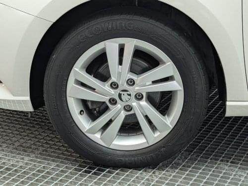 SKODA FABIA 1.0 MPI 60CV AMBITION 2020 de segunda mano