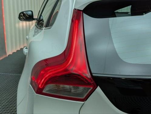 VOLVO V40 D2 116CV OCEAN RACE 2015 de segunda mano