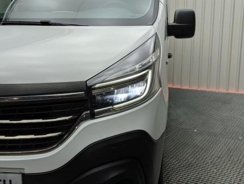 RENAULT TRAFIC FURGON 2.0 DCI 120 CV  L2H1 2021 de segunda mano