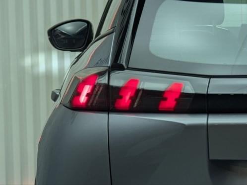 PEUGEOT E-2008 ELECTRICO ALLURE PACK 136CV 2021 de segunda mano