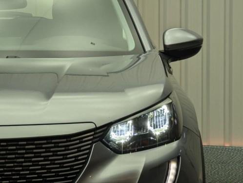 PEUGEOT E-2008 ELECTRICO ALLURE PACK 136CV 2021 de segunda mano