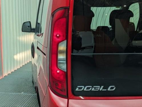 FIAT DOBLO COMBI 1.6 MJT 120CV TREKKING N1 2022 de segunda mano