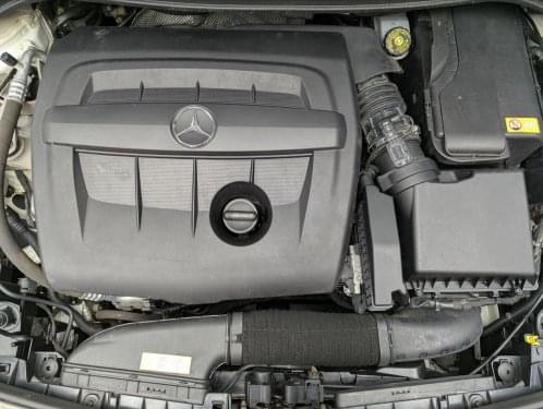 MERCEDES CLASE B B180 CDI URBAN 2015 de segunda mano