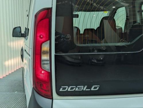 FIAT DOBLO COMBI 1.3 MJET PANORAMA 95CV 2020 de segunda mano