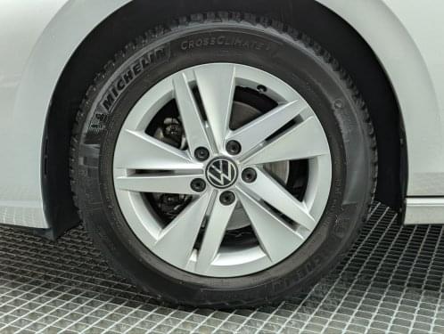 VOLKSWAGEN GOLF VIII 2.0TDI SCR 150CV DSG LIFE 2021 de segunda mano