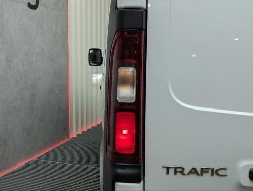 RENAULT TRAFIC FURGON 27 2.0 DCI 120CV L1H1 2020 de segunda mano