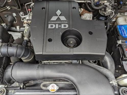 MITSUBISHI MONTERO 5P 3.2 DI-D 190CV SPIRIT AUTO 2018 de segunda mano