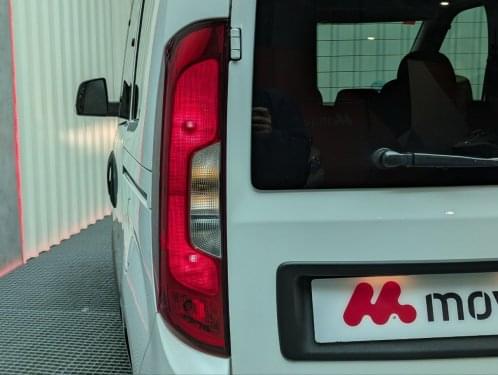 FIAT DOBLO COMBI PANORAMA EASY 1.6 MULTIJET 105CV 2023 de segunda mano