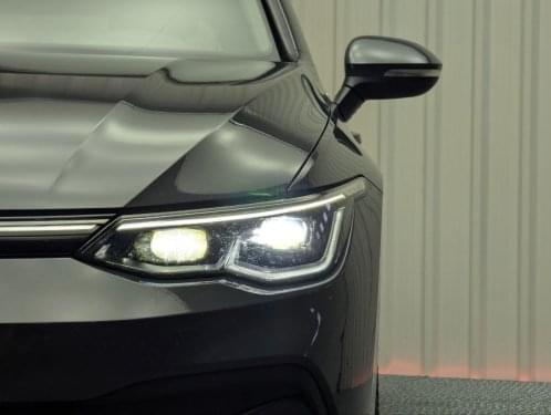 VOLKSWAGEN GOLF VIII 2.0 TDI STYLE DSG 150CV 2021 de segunda mano