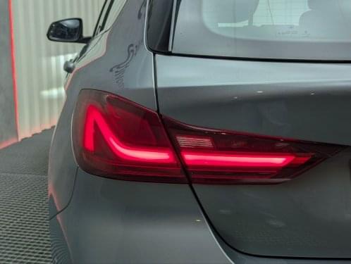 BMW SERIE 1 116D DKG7 BUSINESS DESIGN 2022 de segunda mano