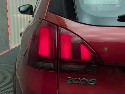 PEUGEOT 2008 ALLURE BLUEHDI 1.6 120CV 2018 de segunda mano