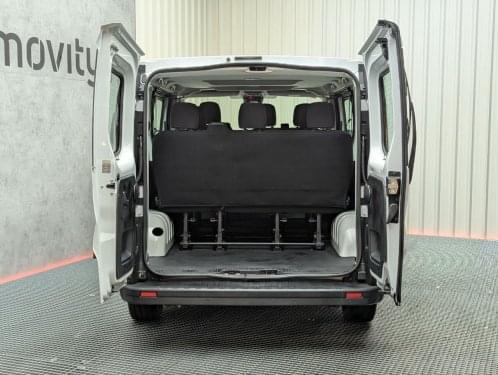 RENAULT TRAFIC 2.0 BLUEDCI 130CV PASSENGER 9 PL 2021 de segunda mano