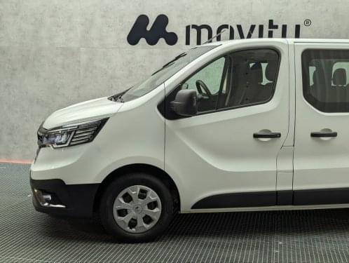 RENAULT TRAFIC 2.0 BLUEDCI 130CV PASSENGER 9 PL 2021 de segunda mano