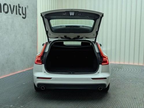 VOLVO V60 2.0 B4 (D) MOMENTUM PRO AUTO 2022 de segunda mano