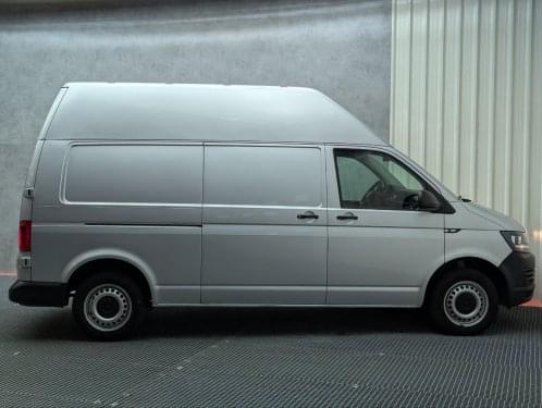 VOLKSWAGEN TRANSPORTER FURGON 2.0TDI 102CV L2 H2 2019 de segunda mano