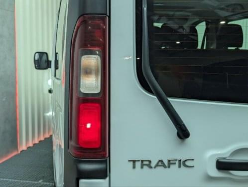 RENAULT TRAFIC COMBI MIXTO 6PL 2.0 BLUEDCI 150CV L1 H1 2023 de segunda mano