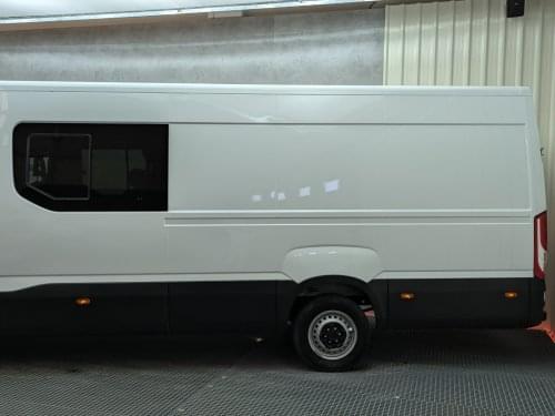 IVECO DAILY COMBI 35S16 2.3 156CV 6 PLAZAS L4 H2 2023 de segunda mano