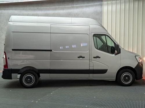 RENAULT MASTER FURGON DCI 135CV L2H3 2020 de segunda mano