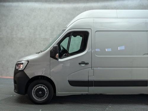 RENAULT MASTER FURGON DCI 135CV L2H3 2020 de segunda mano