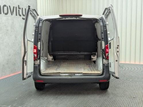 MERCEDES VITO FURGON 114 CDI 136CV 2023 de segunda mano