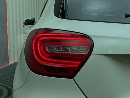 MERCEDES CLASE A A 200 CDI AMG LINE 136CV 2015 de segunda mano