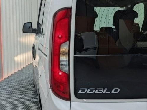 FIAT DOBLO COMBI 1.6 MJT 120CV TREKKING N1 2022 de segunda mano