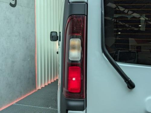 NISSAN NV 300 1.6DCI 120CV COMBI 6 L2 H1 2019 de segunda mano
