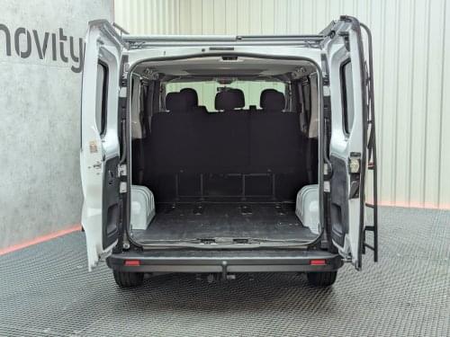 NISSAN NV 300 1.6DCI 120CV COMBI 6 L2H1 2018 de segunda mano