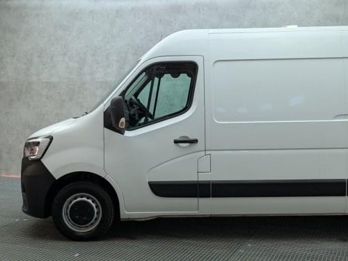 RENAULT MASTER FURGON 2.3 DCI 135CV L2H2 2021 de segunda mano