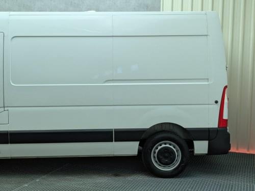 RENAULT MASTER FURGON 2.3 DCI 135CV L2H2 2021 de segunda mano