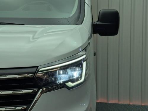RENAULT TRAFIC L2H2 3T 2.0 BLUEDCI 150CV 2023 de segunda mano