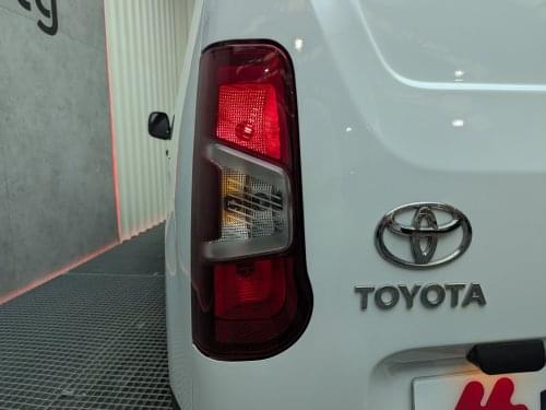 TOYOTA PROACE CITY VAN GX L1 1.5L 100CV T/M 5V 2022 de segunda mano