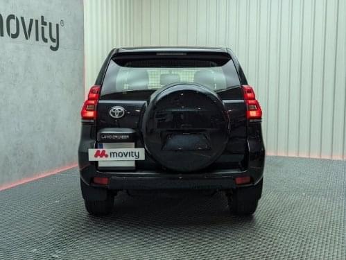 TOYOTA LAND CRUISER 2.8 D-4D 3P VX 204CV 4x4 2021 de segunda mano