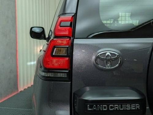 TOYOTA LAND CRUISER 2.8 D-4D 3P VX 204CV 4x4 2021 de segunda mano