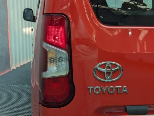 TOYOTA PROACE CITY VERSO 1.5D 130CV VX L1 2023 de segunda mano