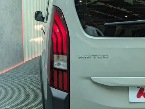 PEUGEOT RIFTER 1.5 BLUEHDI 130CV ACTIVE PACK LONG 7 PL 2019 de segunda mano