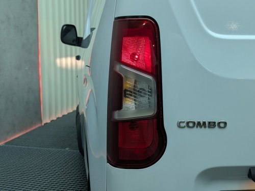 OPEL COMBO 1.5 TD SS MT6 102CV L1 2019 de segunda mano