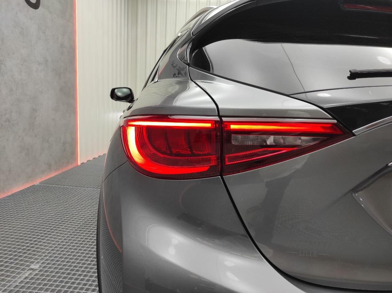 INFINITI Q30 2.2 D  SPORT 170CV 18 